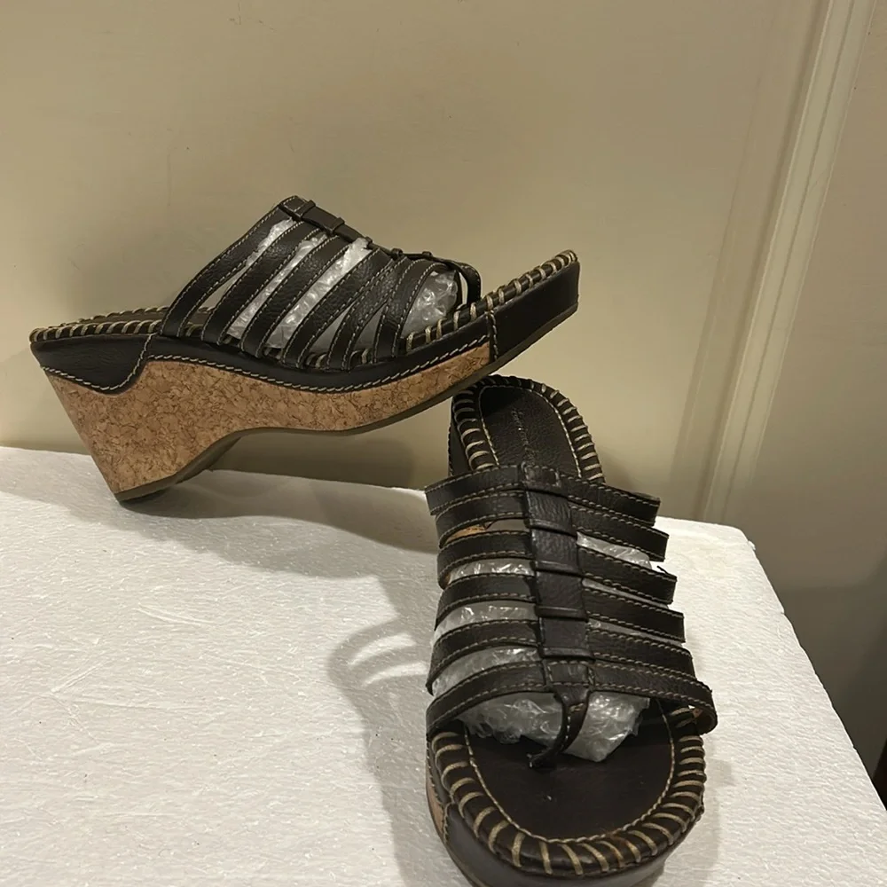 American Eagle Outfitters Brown and Tan Wedge Sandals